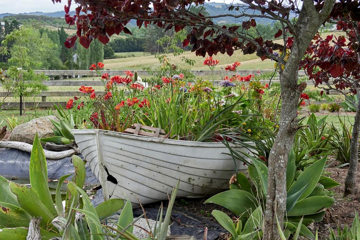 Romantic Getaway Accommodation with Breathtaking Views in Waitoki, North Island