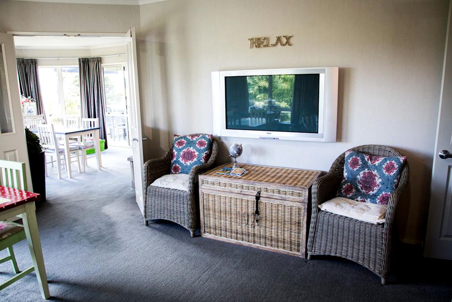 Luxury Getaway with Hot Tub in Otorohanga, North Island