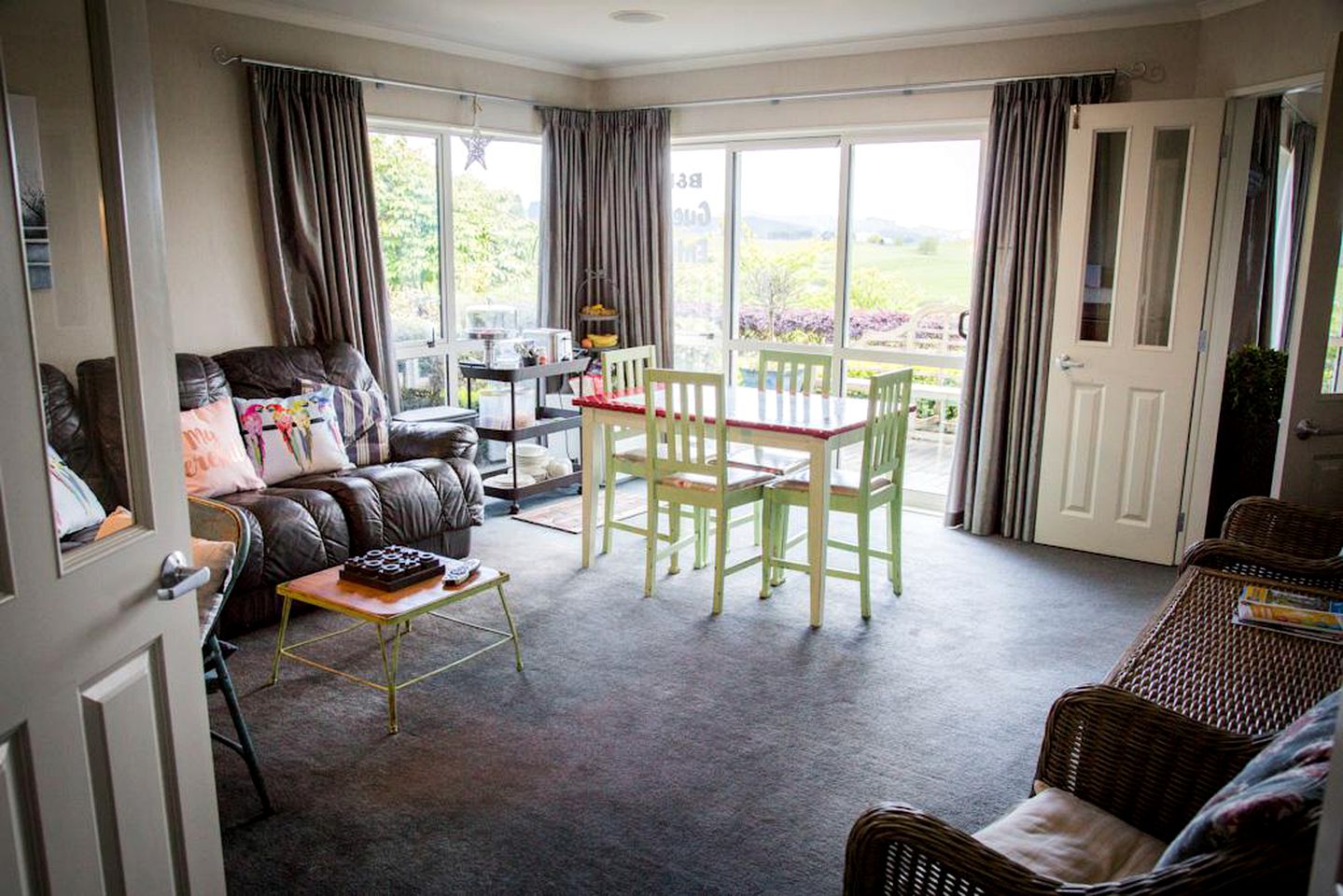 Luxury Getaway with Hot Tub in Otorohanga, North Island