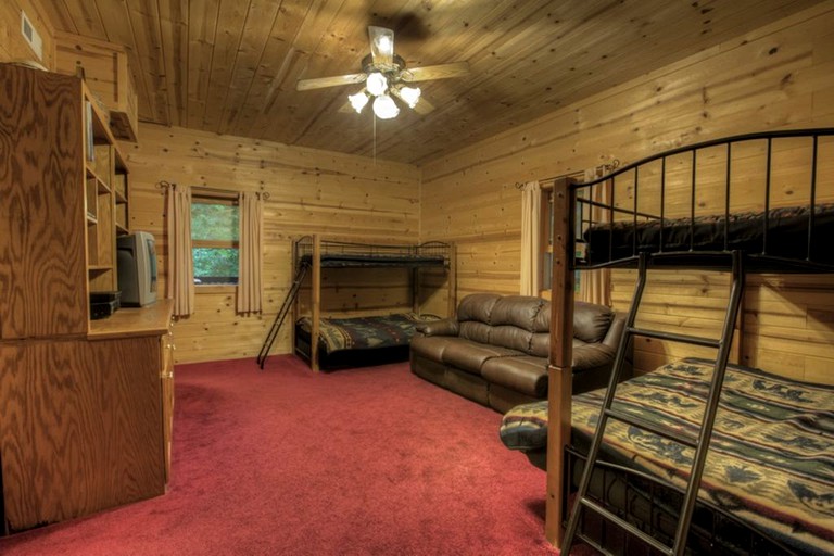 Log Cabins (Maggie Valley, North Carolina, United States)