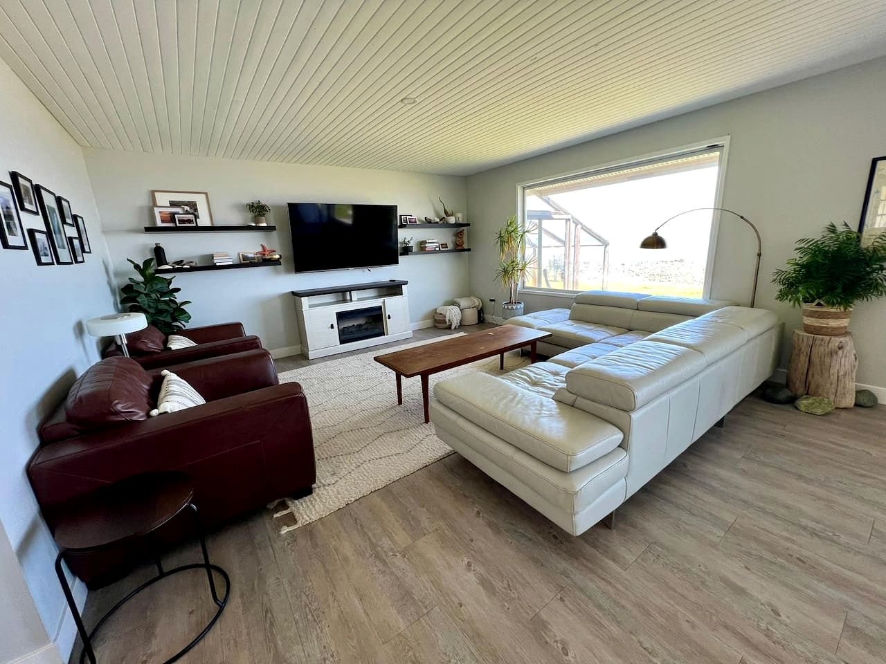 Coastal Oceanfront Retreat with Pebble Beach Access Located Near Stories Beach in Campbell River, BC