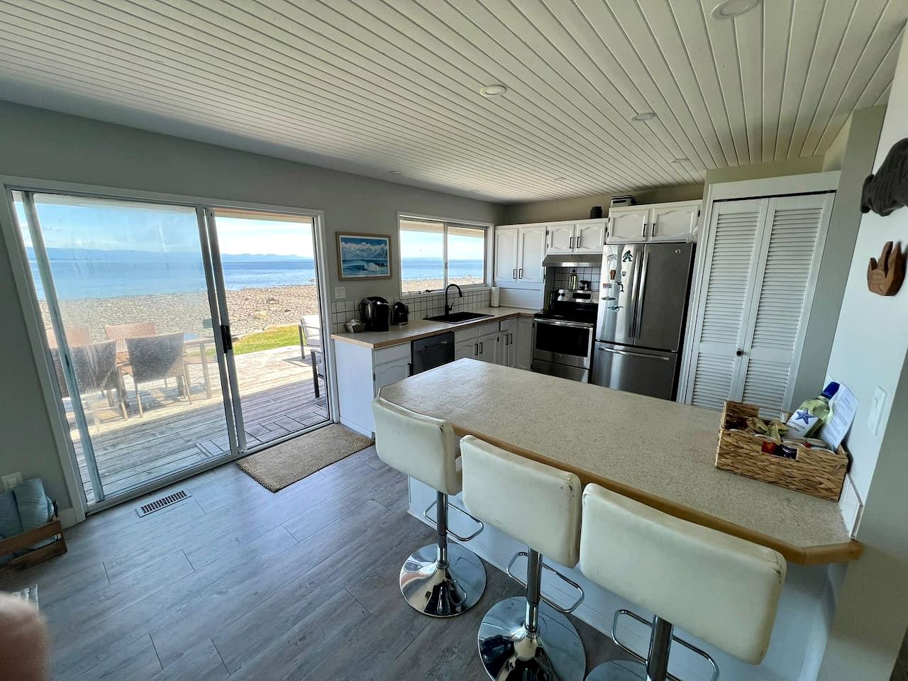 Coastal Oceanfront Retreat with Pebble Beach Access Located Near Stories Beach in Campbell River, BC