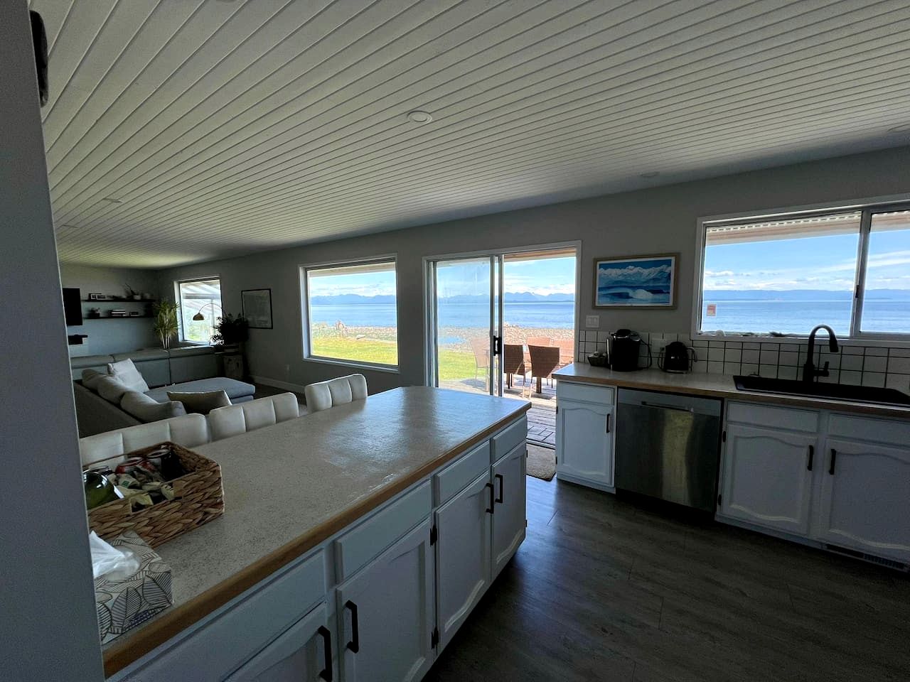 Coastal Oceanfront Retreat with Pebble Beach Access Located Near Stories Beach in Campbell River, BC