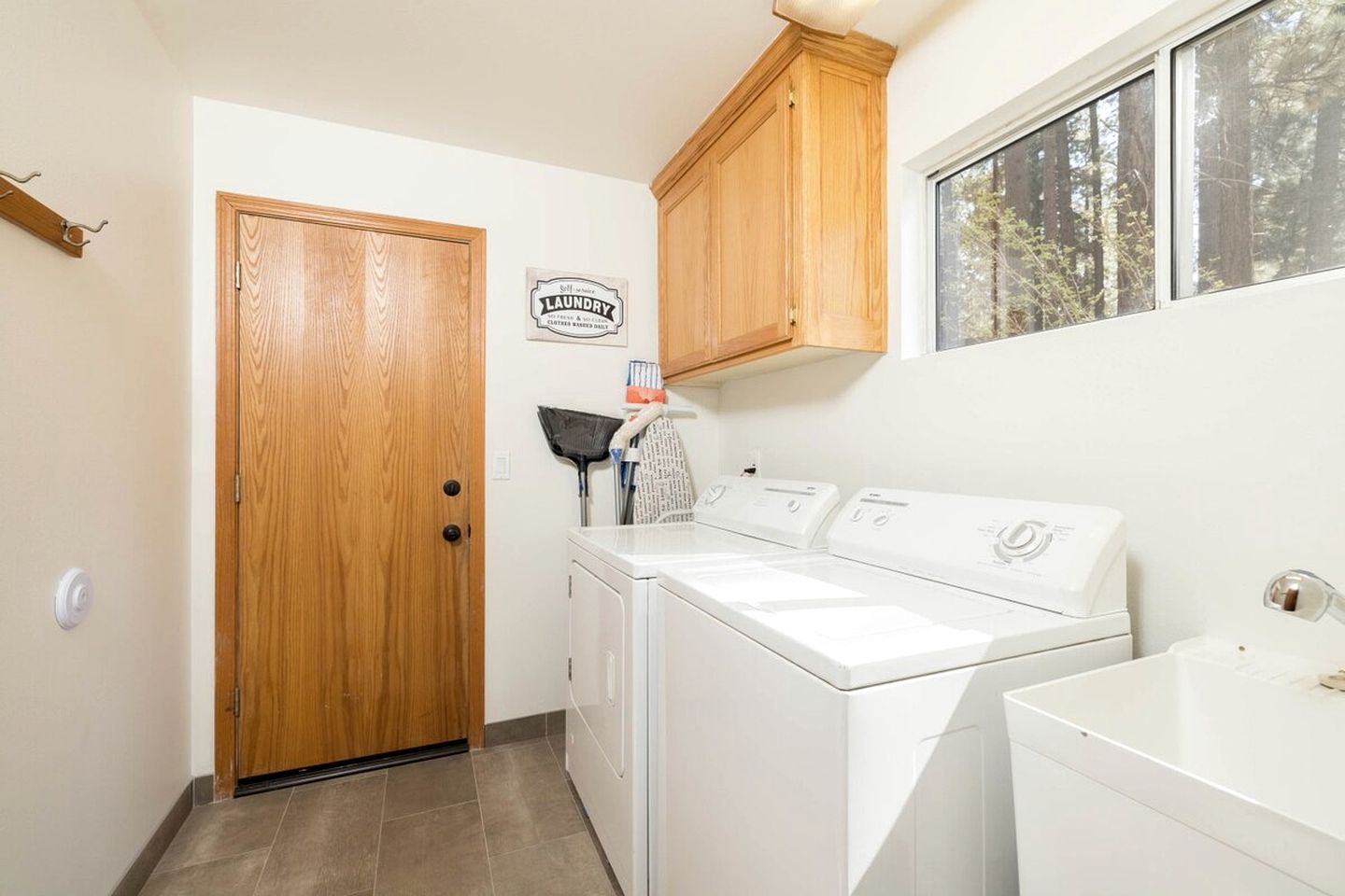 Impressive Cottage with Hot-tub and Games in Big Bear Lake, California