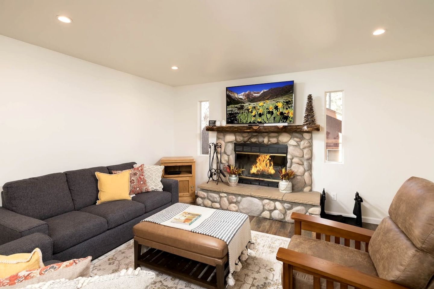 Impressive Cottage with Hot-tub and Games in Big Bear Lake, California
