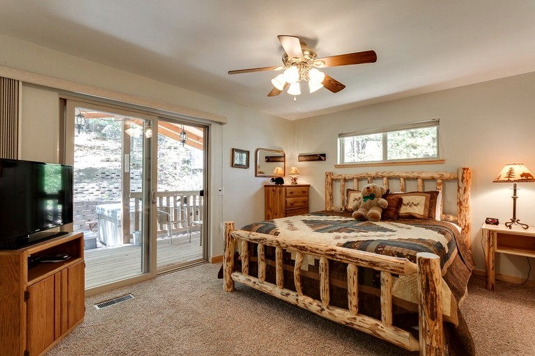 Cabins (United States of America, Big Bear Lake, California)