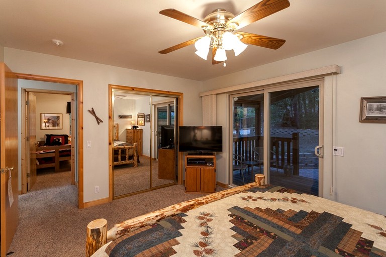 Cabins (United States of America, Big Bear Lake, California)