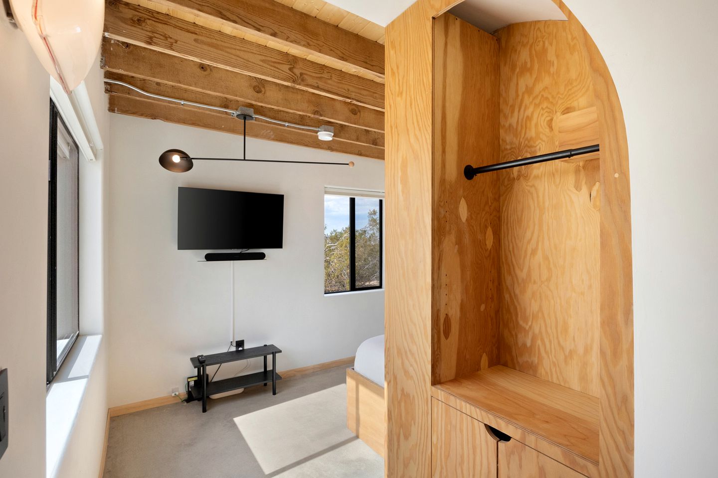 Modern Design Cabin with Fire Pit and Picnic Space in Yucca Valley, California