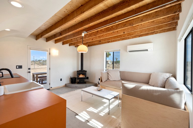 Cabins (United States of America, Yucca Valley, California)