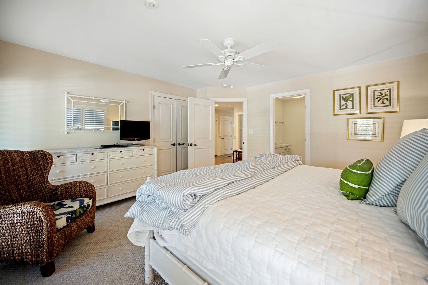 Gorgeous Luxury Beach House with Resort Amenities within Ocean Park in DeBordieu, South Carolina