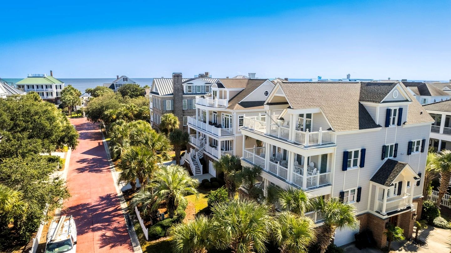 Gorgeous Luxury Beach House with Resort Amenities within Ocean Park in DeBordieu, South Carolina