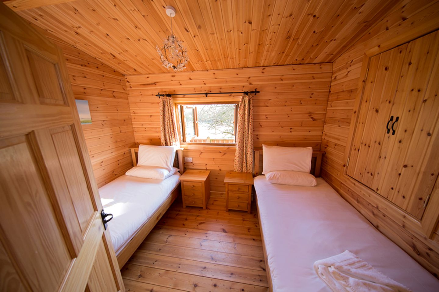 Magnificent Cabin Campsite near New Forest National Park on Somerset Coast