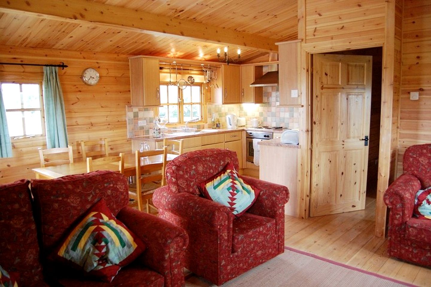 Lovely Glamping Cabin Rental Perfect for Families near Yeovil in Somerset