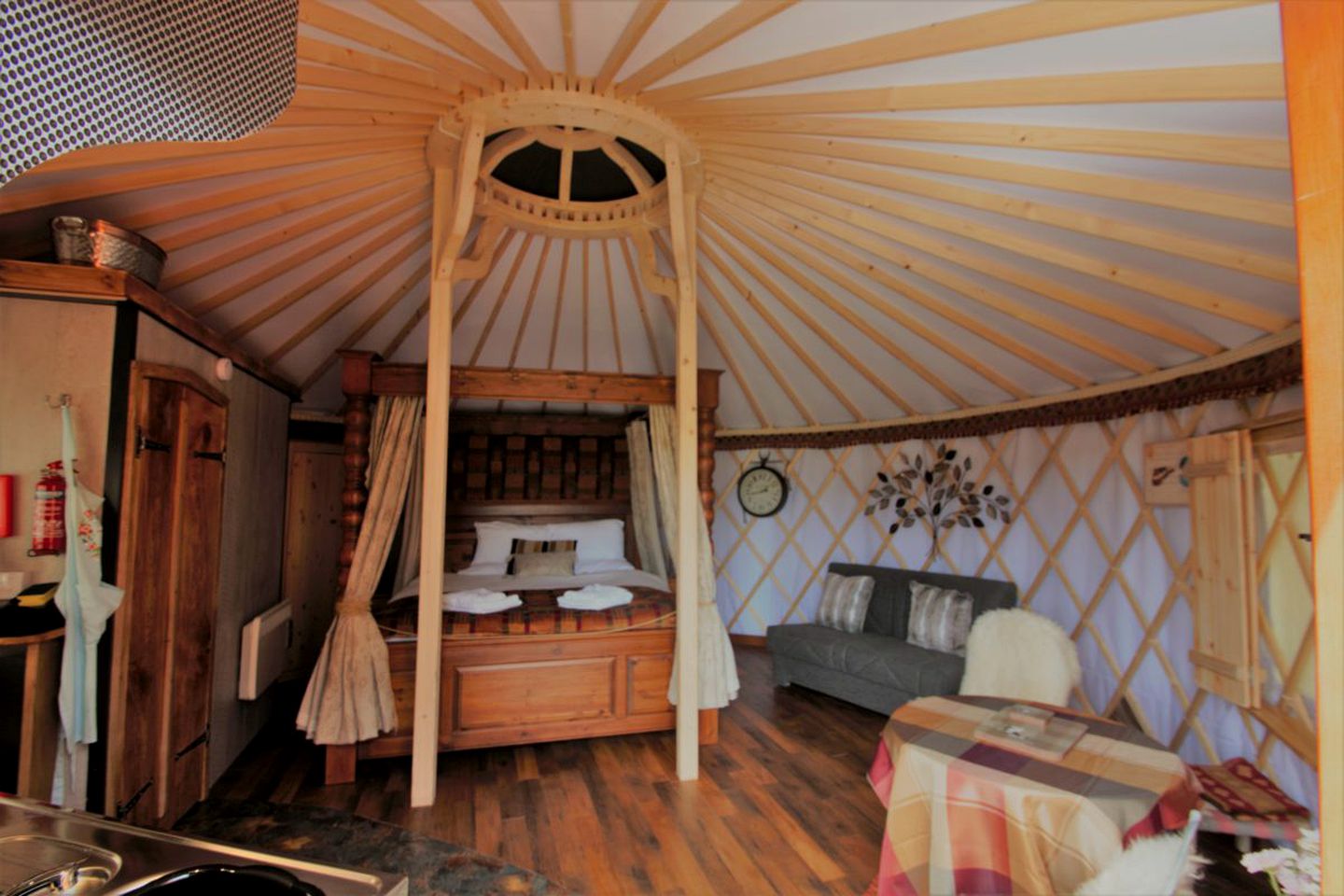 Luxurious Yurt Rental with Kitchenette for Farm Holiday in Somerset, England