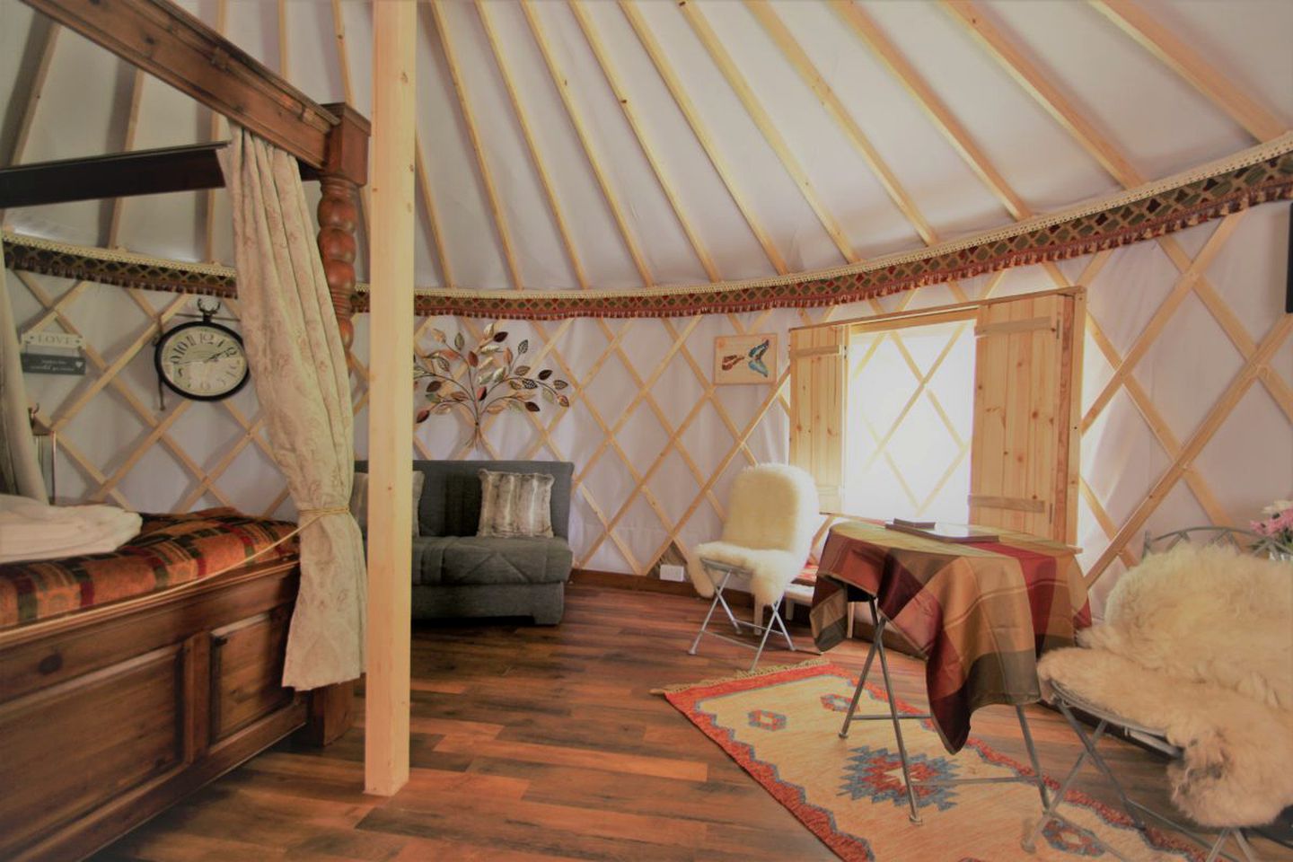 Luxurious Yurt Rental with Kitchenette for Farm Holiday in Somerset, England
