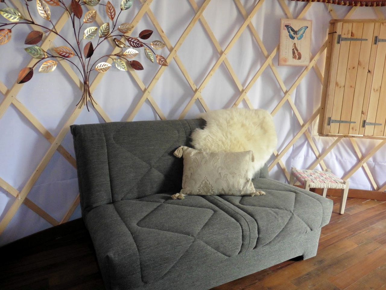 Luxurious Yurt Rental with Kitchenette for Farm Holiday in Somerset, England