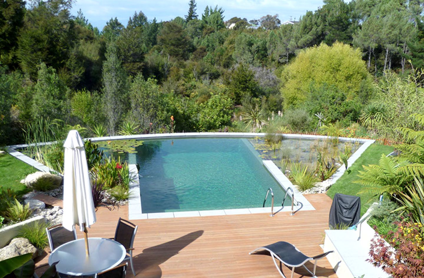 Elegant Vacation Rental with Access to a Natural Pool near Nelson, New Zealand