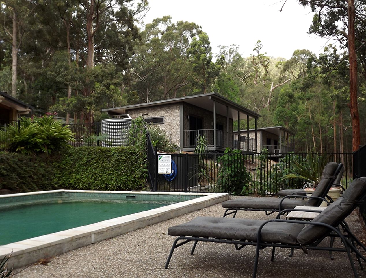 Luxurious Poolside Cottage with Private Veranda near Canungra, Queensland