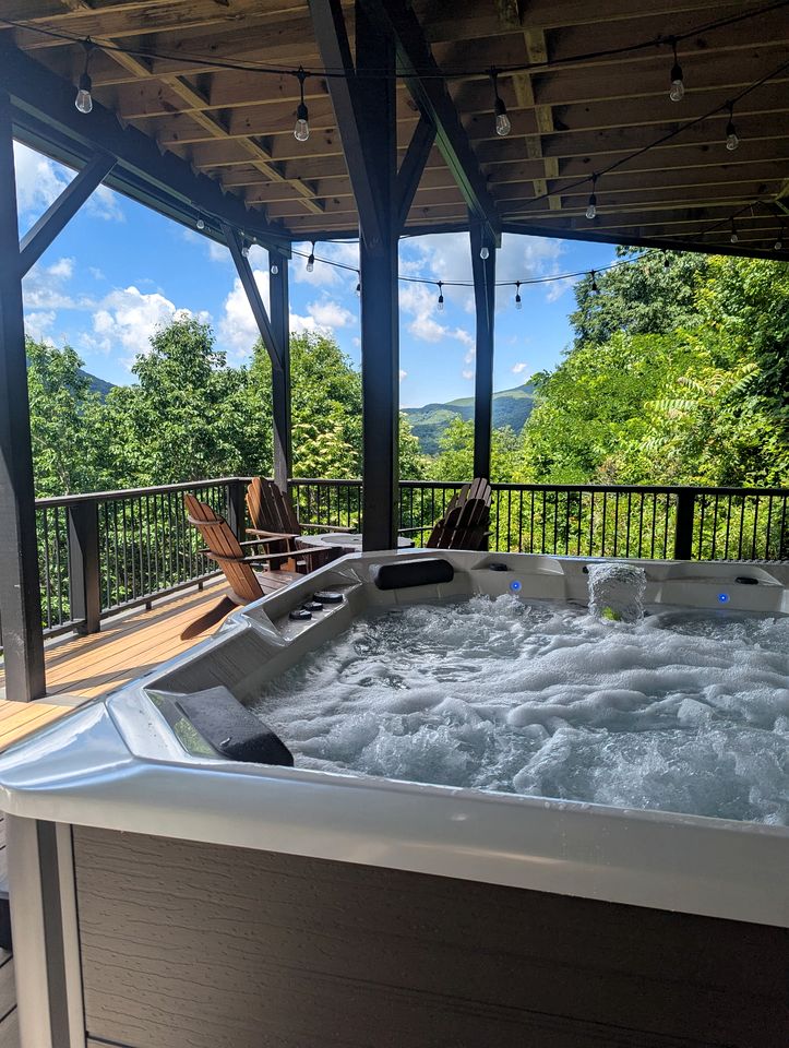 Cozy Mountain Retreat with Hot Tub and Fire Pit near Black Mountain, North Carolina