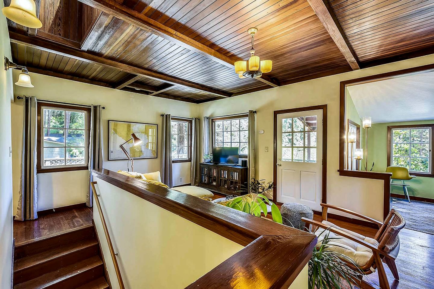 Handsomely Renewed Cabin with Spa Perfect for a Family Escape in Guerneville, California