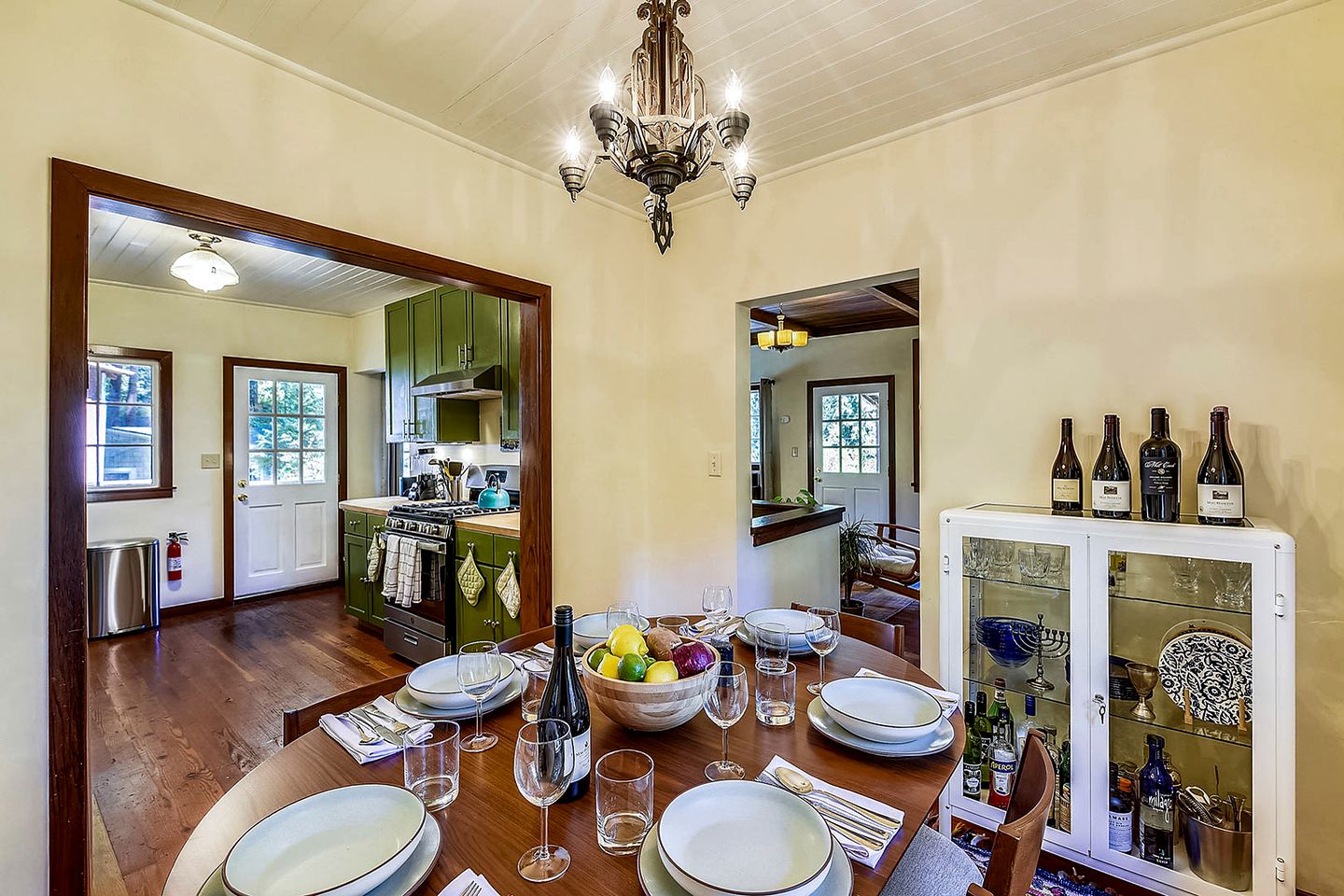 Handsomely Renewed Cabin with Spa Perfect for a Family Escape in Guerneville, California