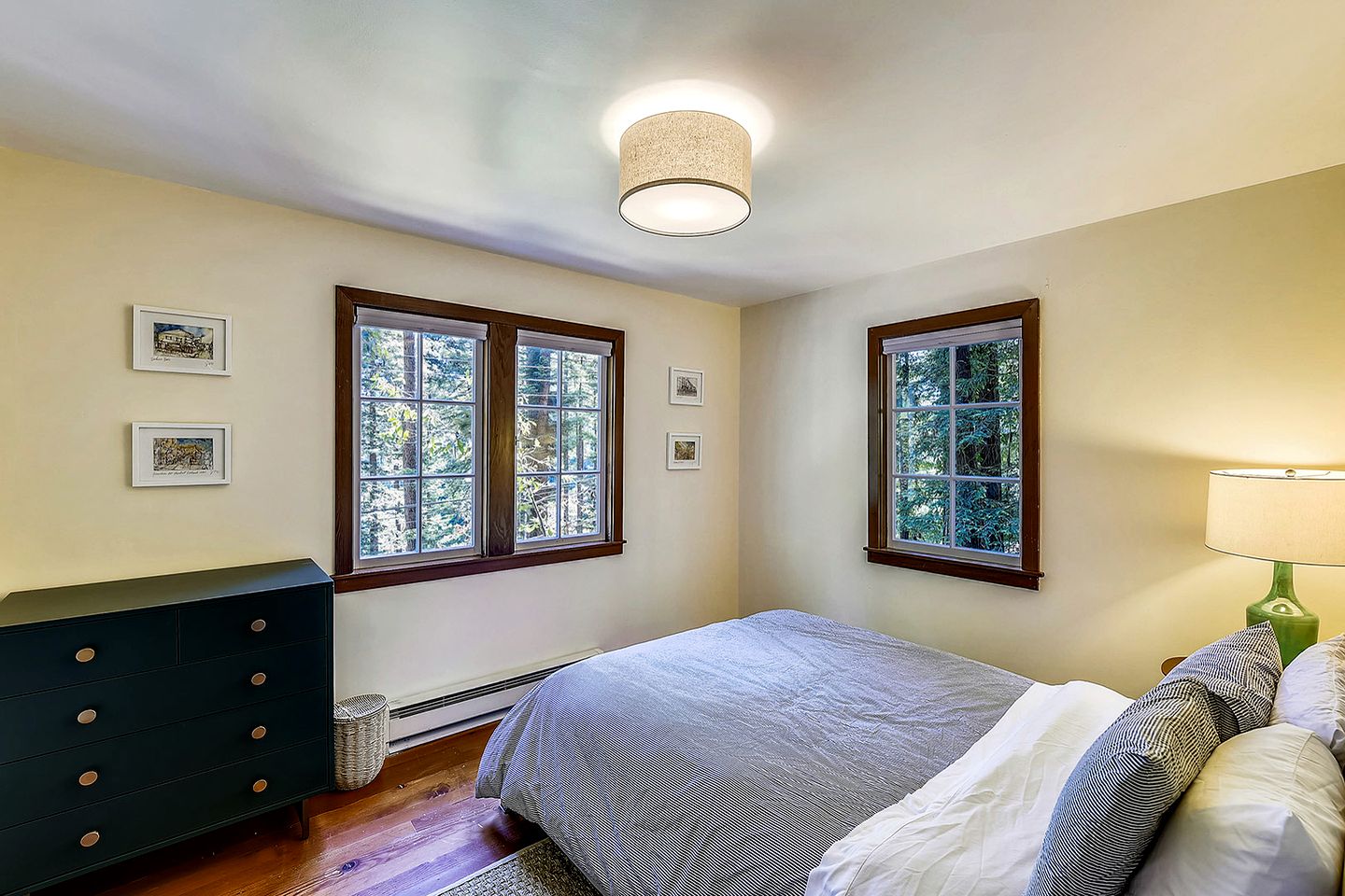 Handsomely Renewed Cabin with Spa Perfect for a Family Escape in Guerneville, California