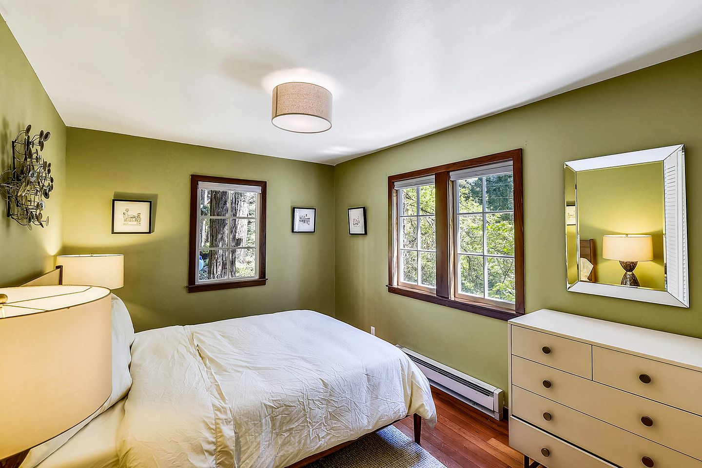 Handsomely Renewed Cabin with Spa Perfect for a Family Escape in Guerneville, California