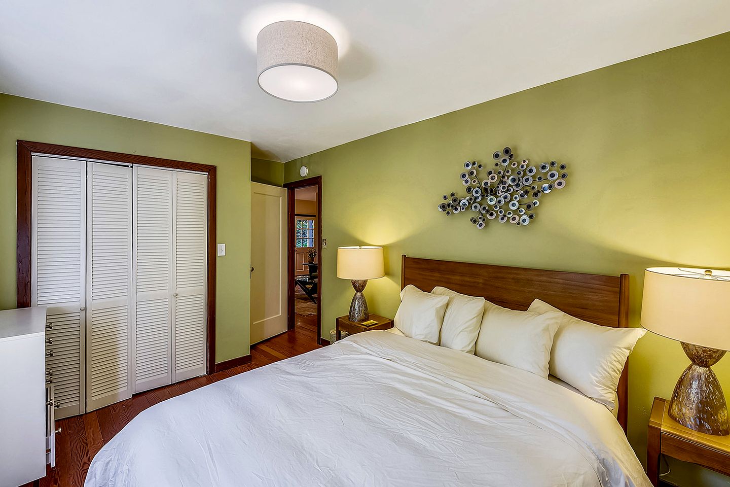 Handsomely Renewed Cabin with Spa Perfect for a Family Escape in Guerneville, California