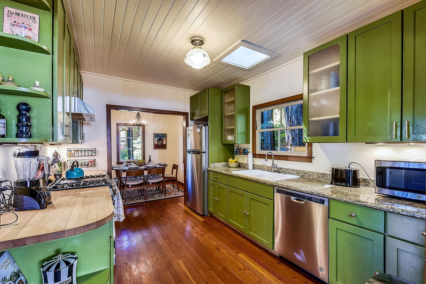 Handsomely Renewed Cabin with Spa Perfect for a Family Escape in Guerneville, California
