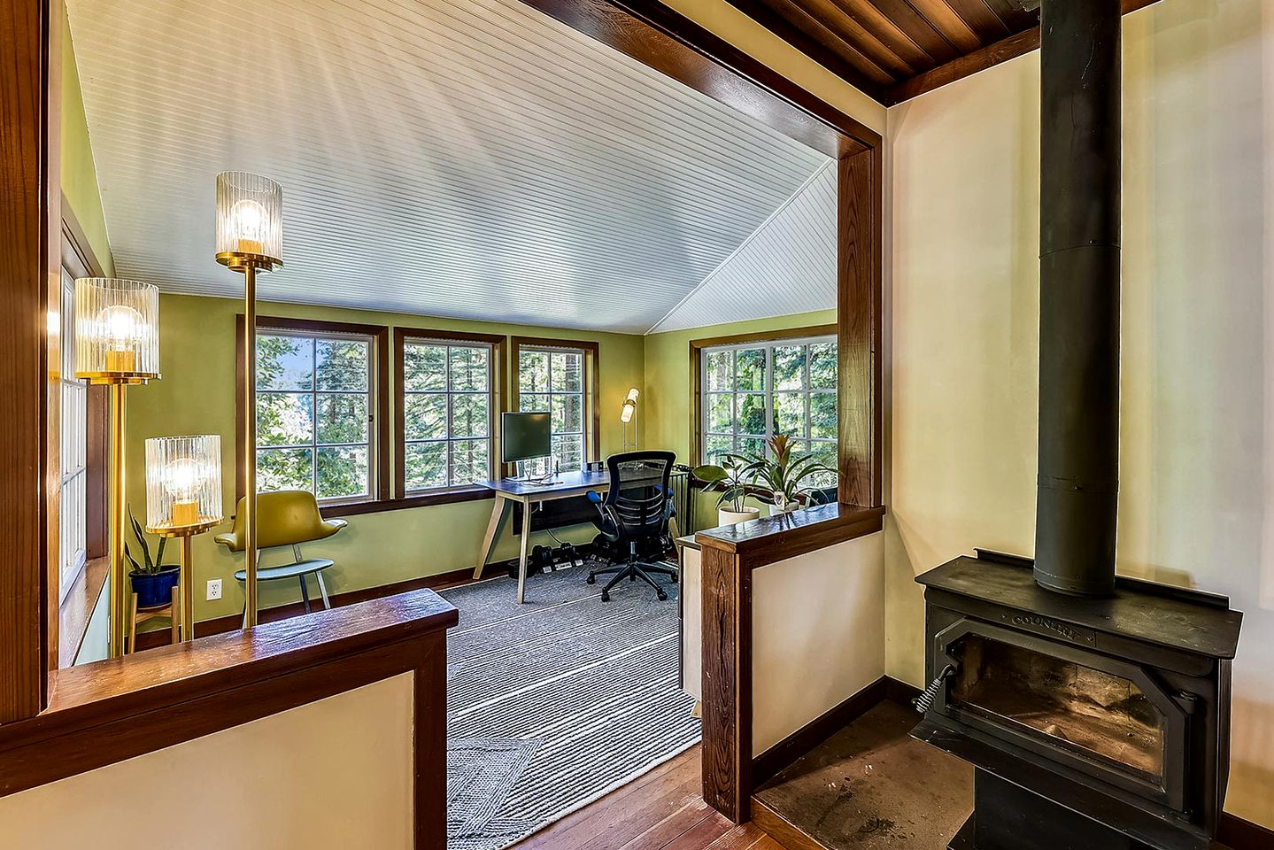 Handsomely Renewed Cabin with Spa Perfect for a Family Escape in Guerneville, California