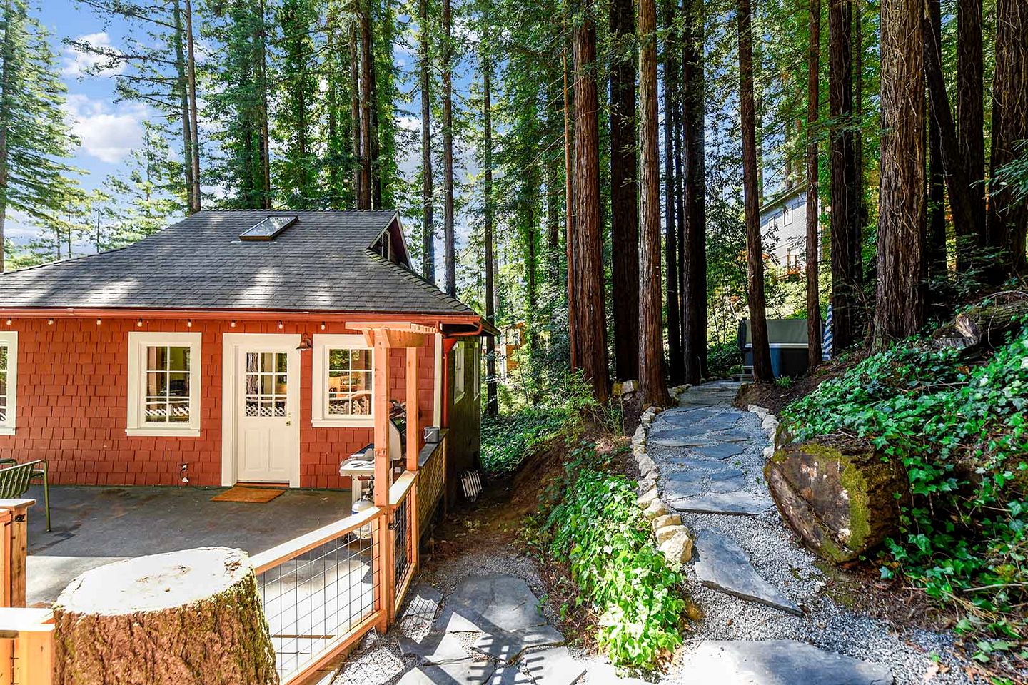 Handsomely Renewed Cabin with Spa Perfect for a Family Escape in Guerneville, California