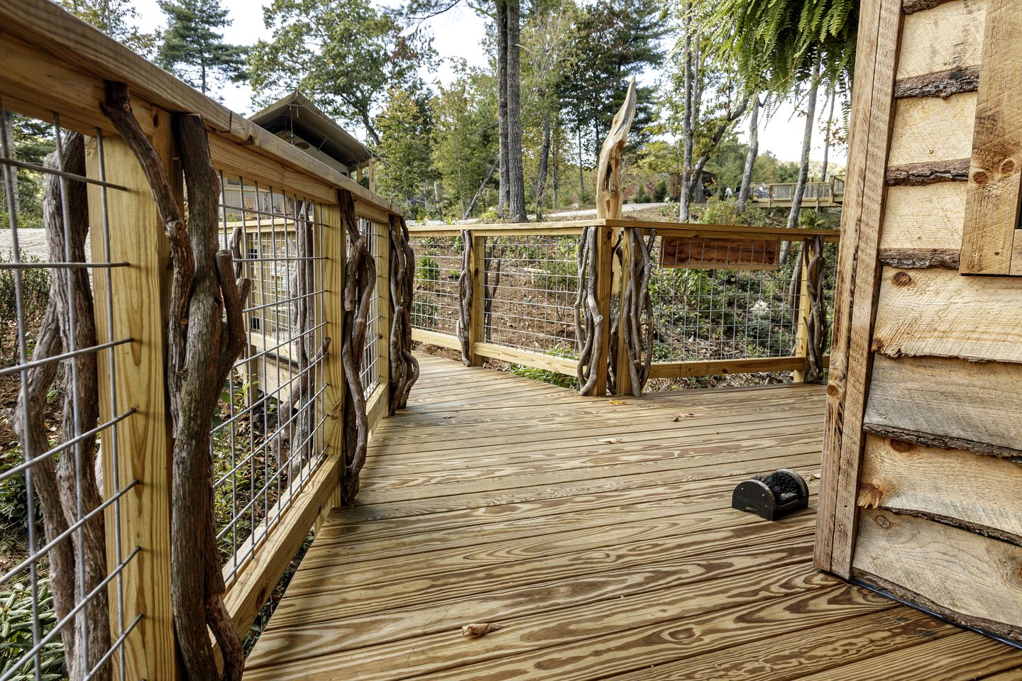 Exclusive Luxury Treehouse Escape with Soaking Tub & Pizza Oven Near Waterfalls, Zirconia, NC