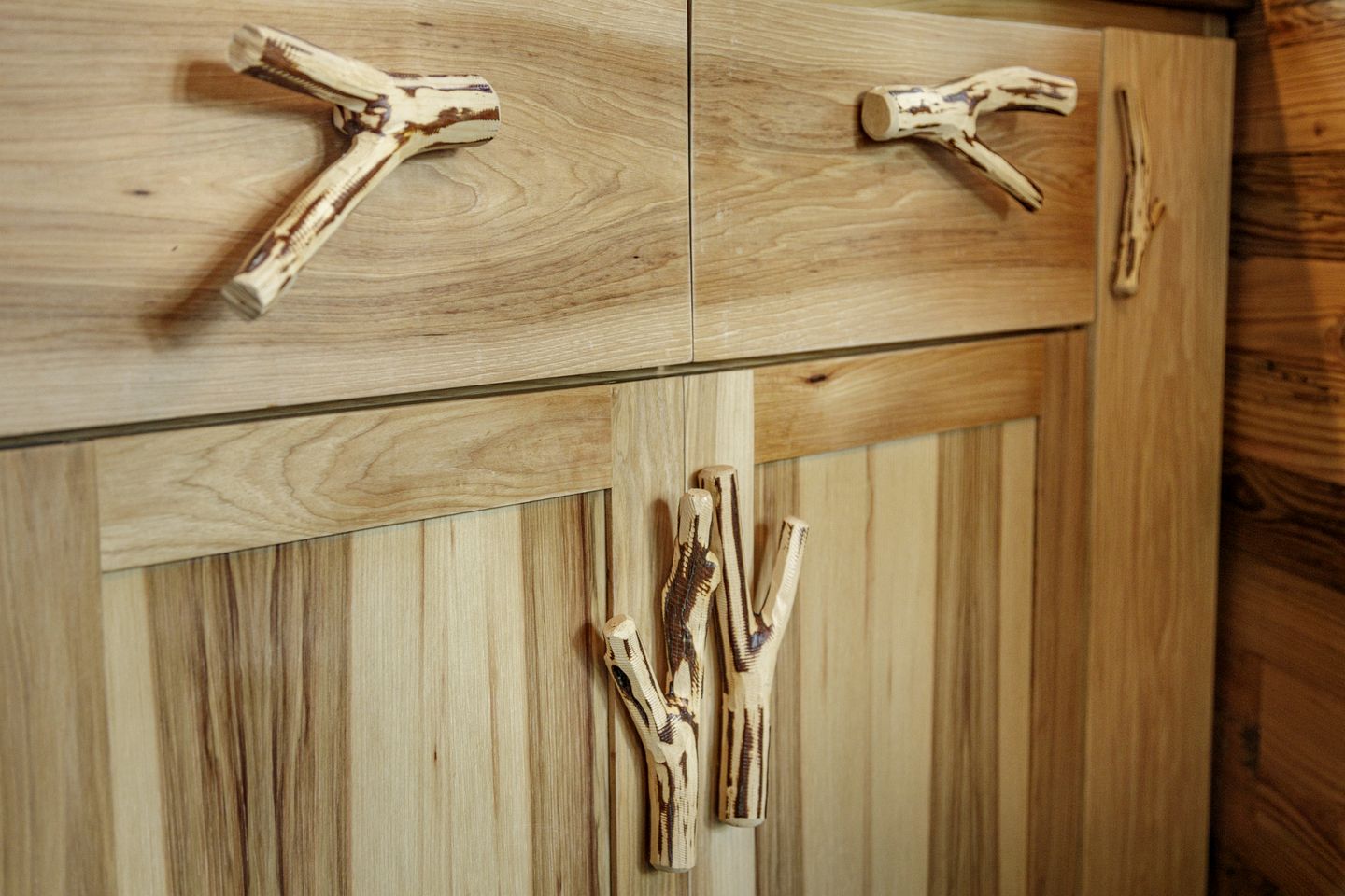 Exclusive Luxury Treehouse Escape with Soaking Tub & Pizza Oven Near Waterfalls, Zirconia, NC