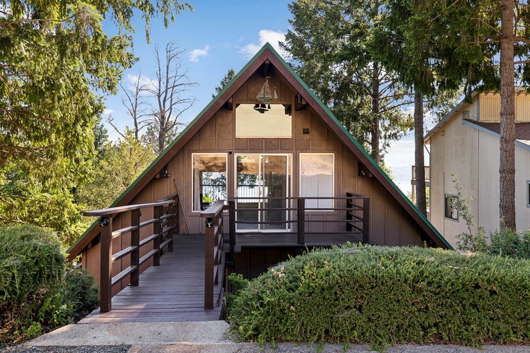 A-Frames (United States of America, Kelseyville, California)