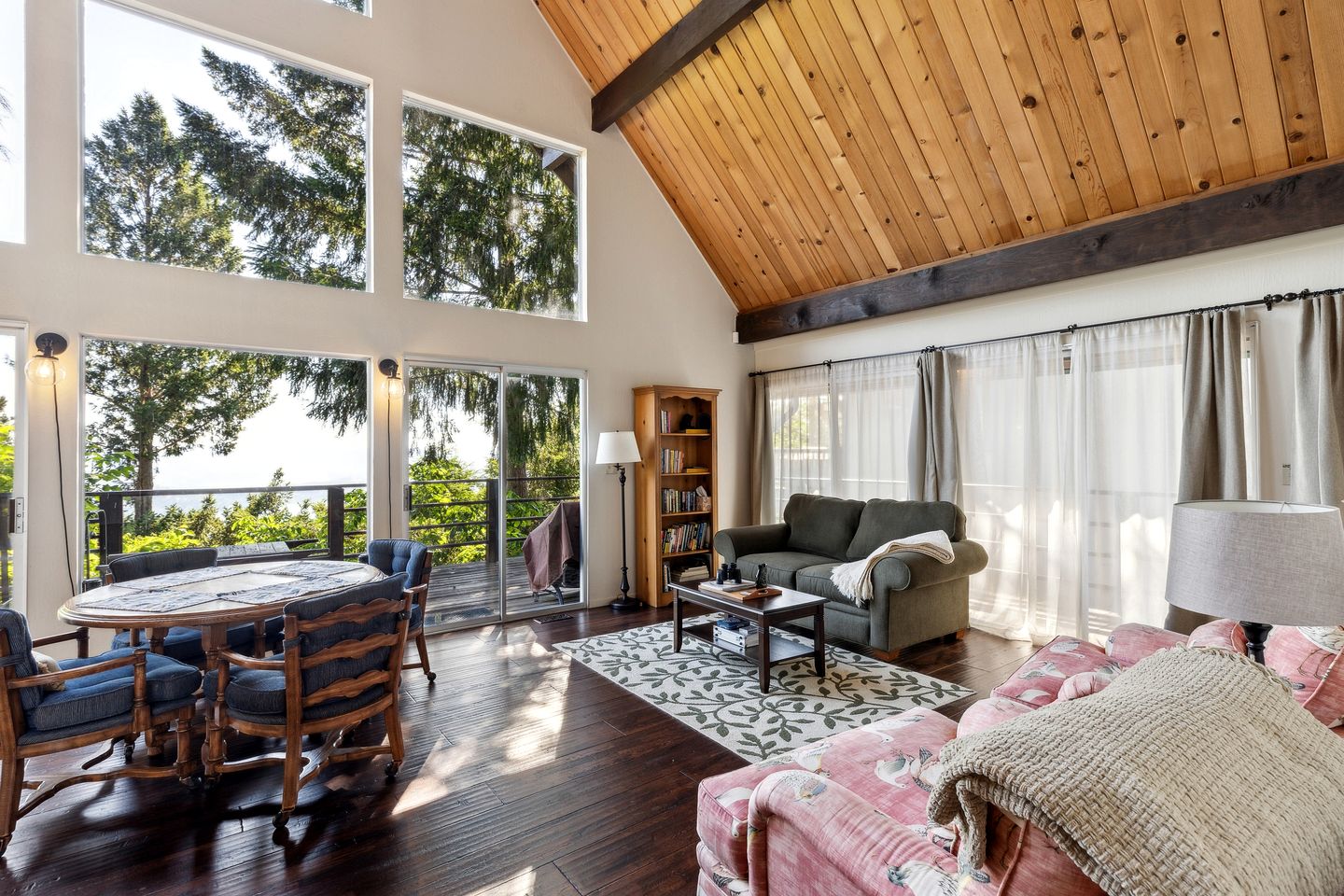 Charming A-Frame with Stunning Views in Kelseyville, California