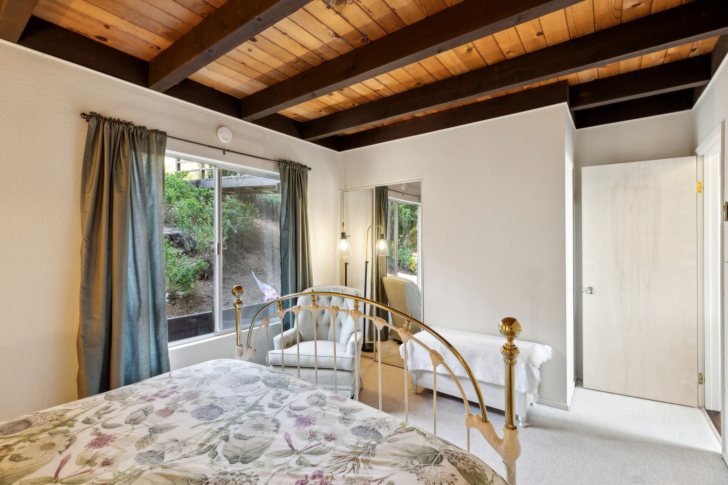 Charming A-Frame with Stunning Views in Kelseyville, California