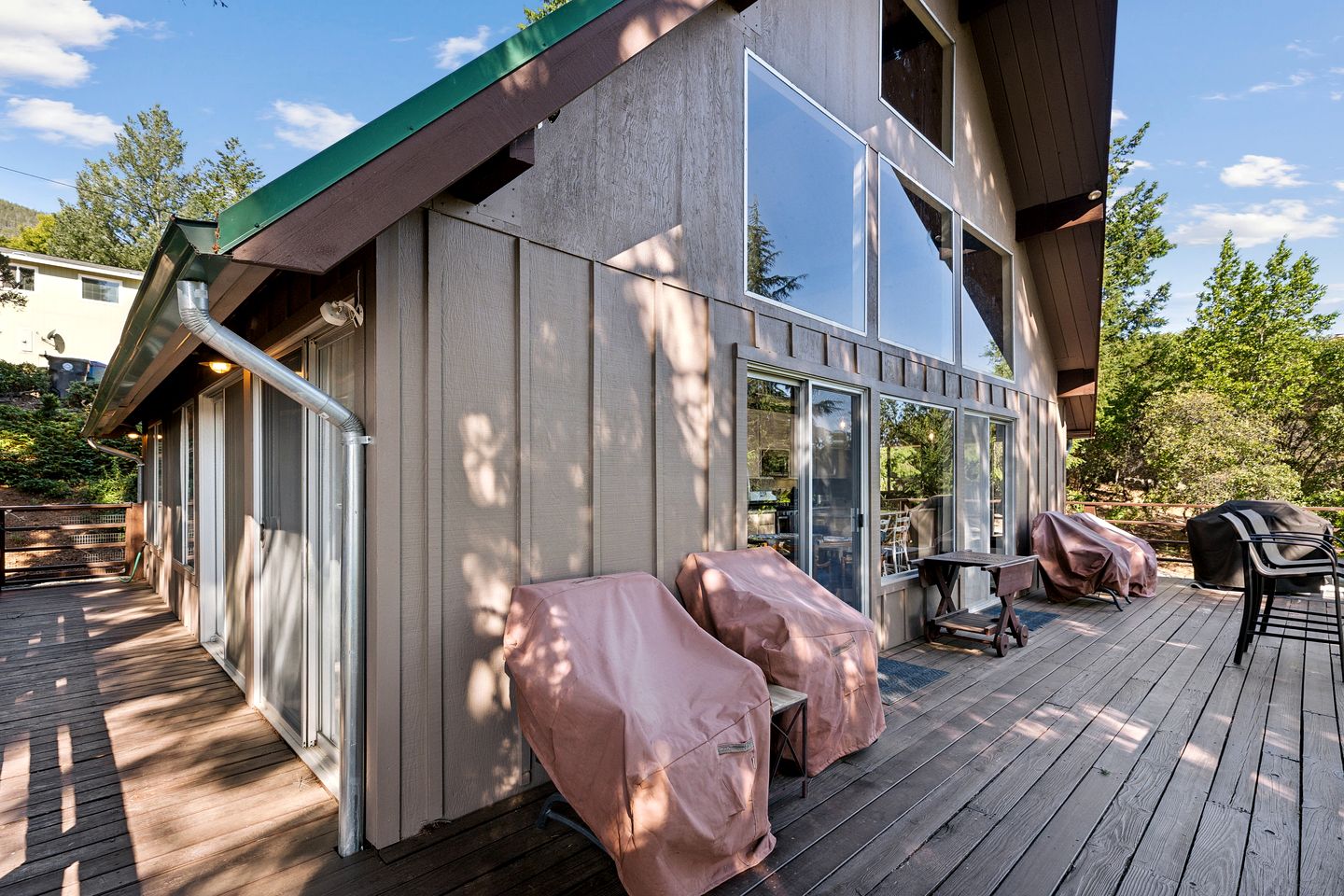 Charming A-Frame with Stunning Views in Kelseyville, California