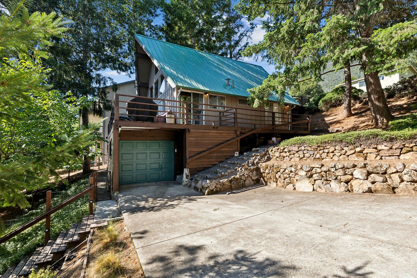 Charming A-Frame with Stunning Views in Kelseyville, California