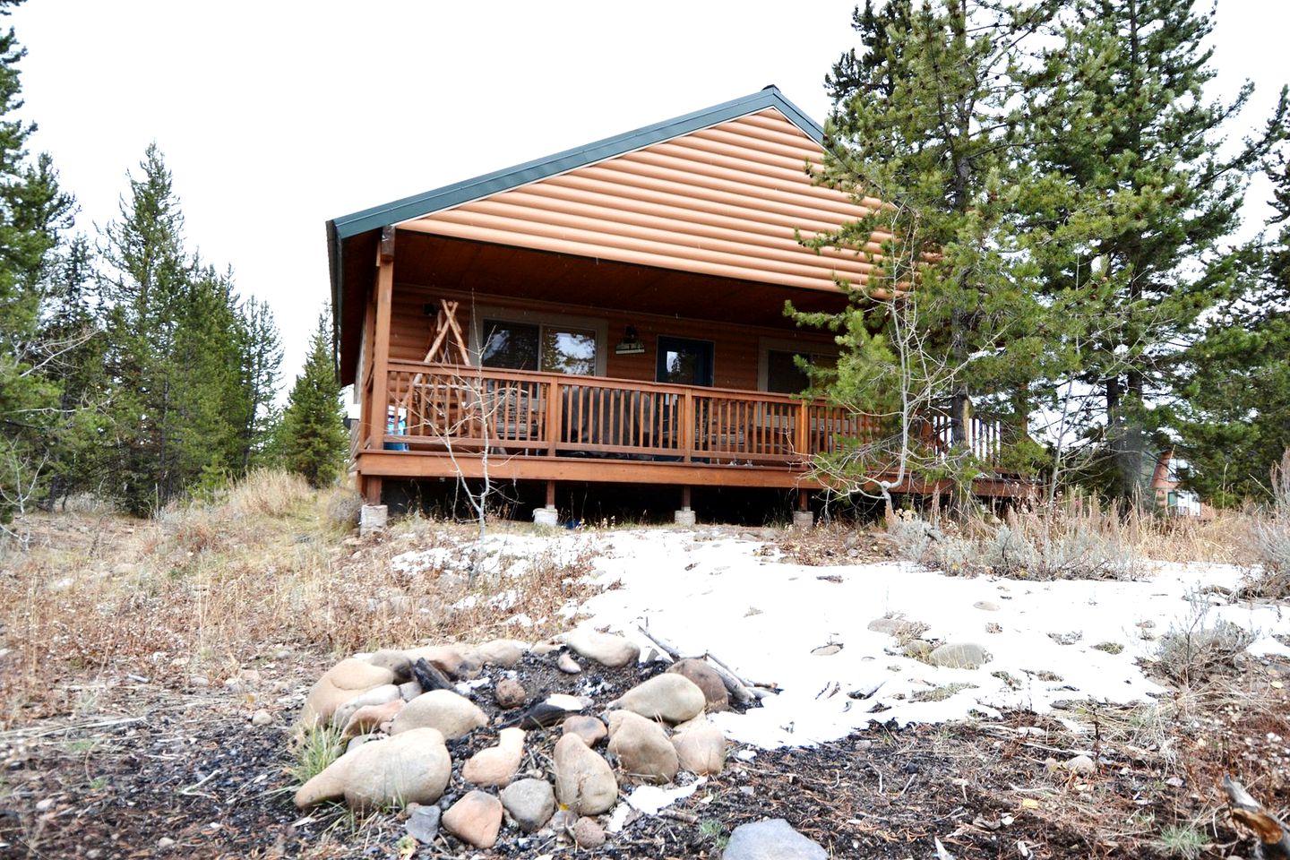 Warm and Enticing Luxury Cabin near Yellowstone National Park, Idaho