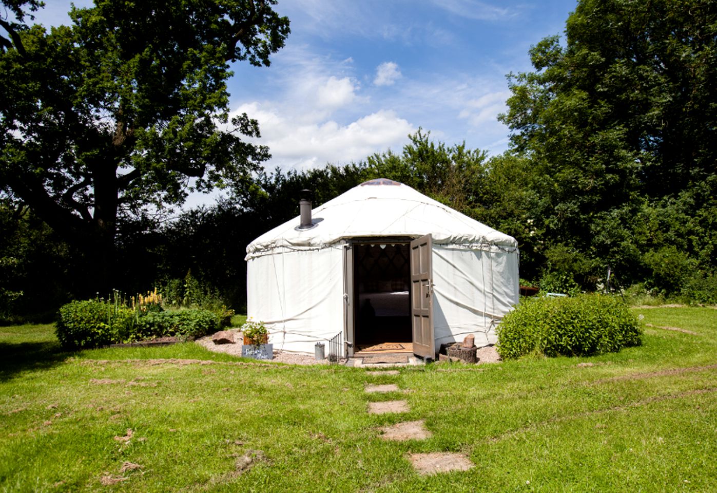 Warm and Inviting Holiday Yurt in Bronington, Wales