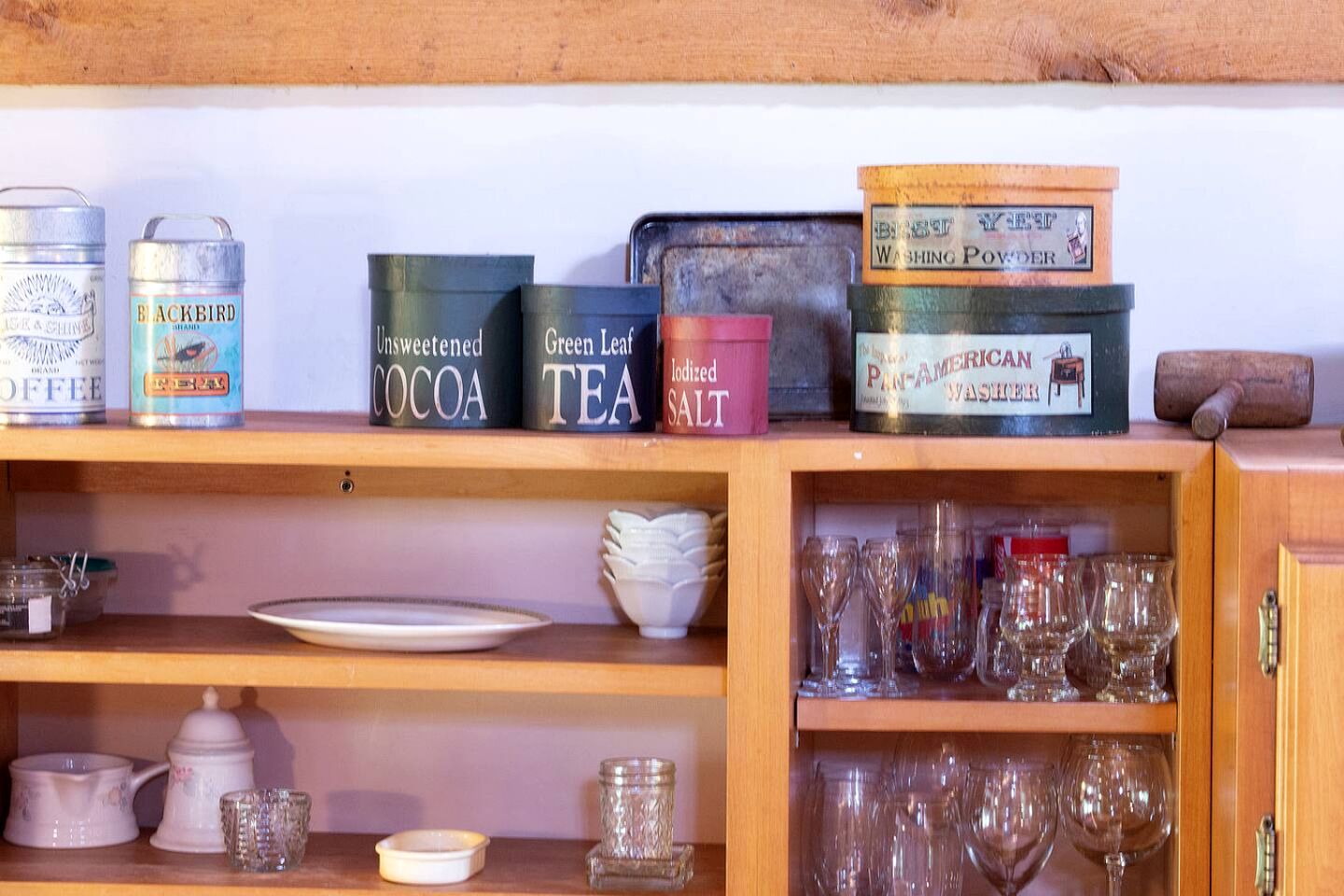 Warm & Inviting Cabin Retreat Perfect for Year-Round Escapes in Denver, New York