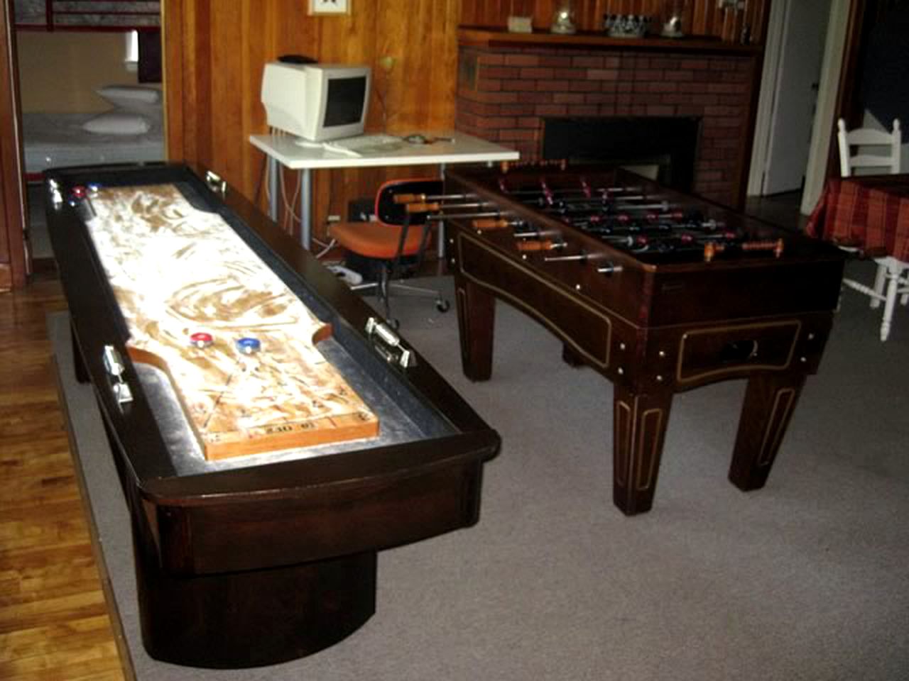 Family-Friendly Cottage Rental for Eight Guests in Wasaga Beach, Ontario