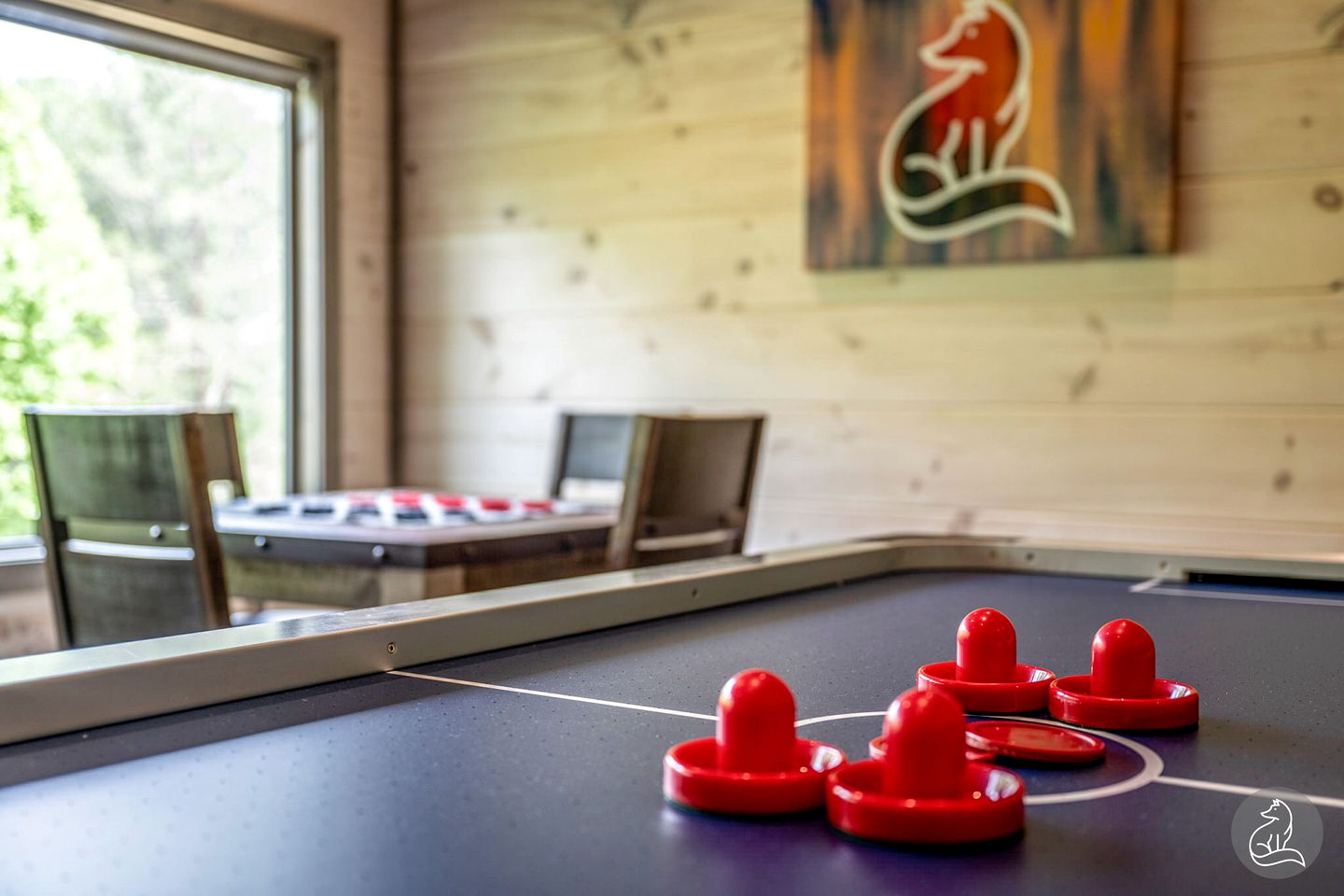 Cozy Wooden Cabin with Games, Hot-tub and Indoor Pool in Sevierville, Tennessee