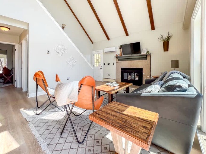 A-Frames (United States of America, Wintergreen, Virginia)