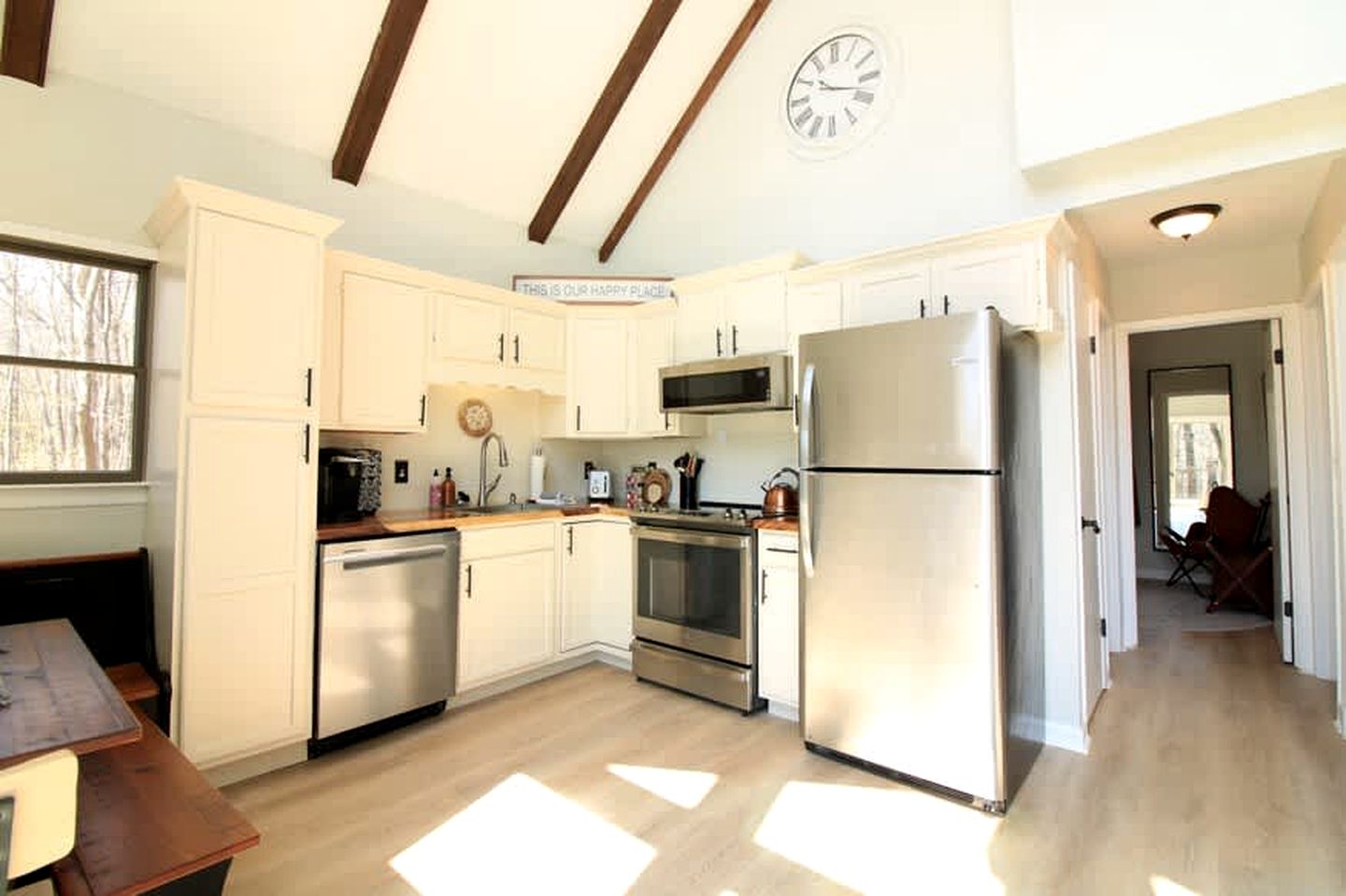 Cozy A-Frame Cabin with Hot Tub & Sauna near Wintergreen Resort, Blue Ridge Mountains VA