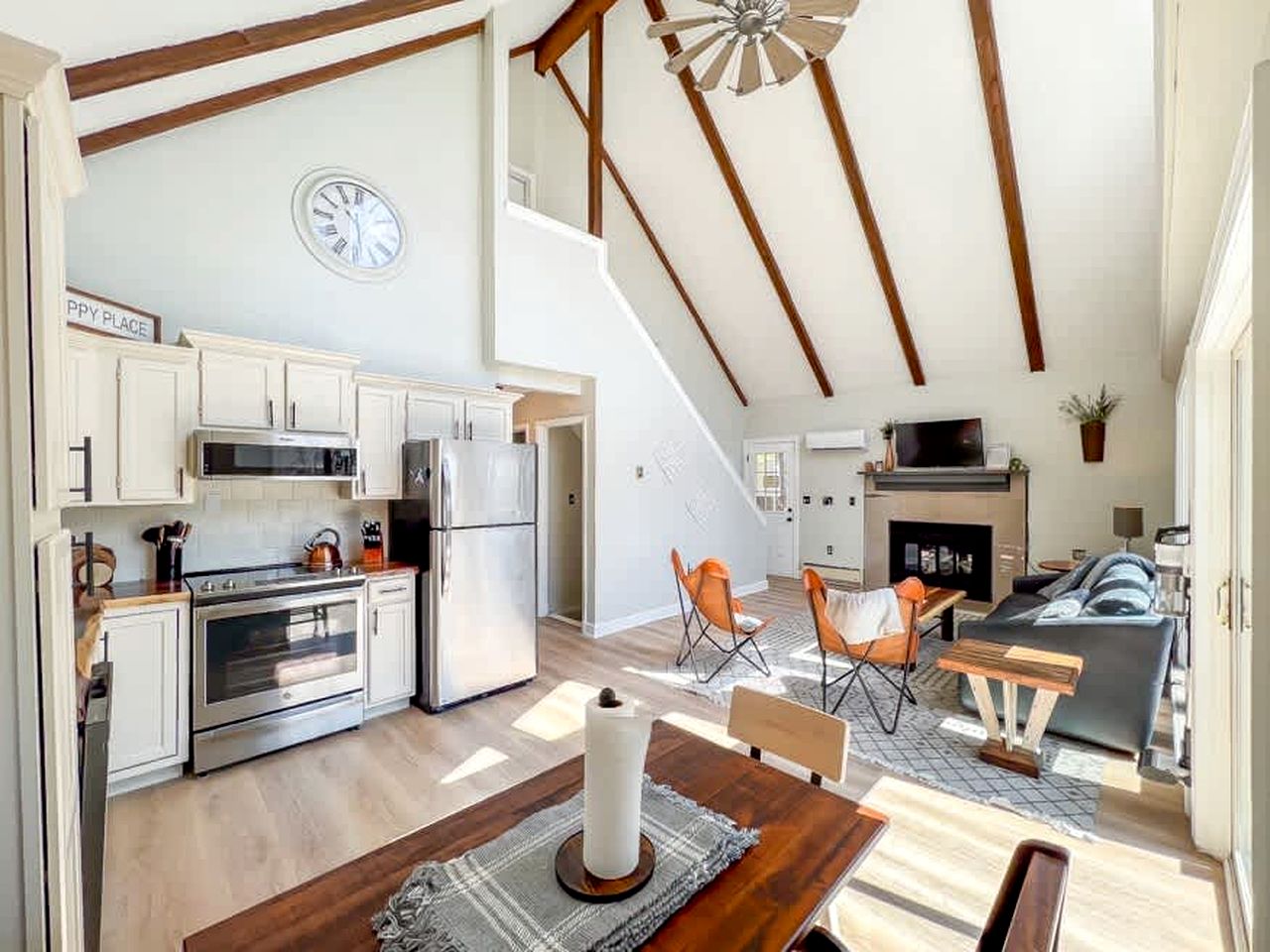 Cozy A-Frame Cabin with Hot Tub & Sauna near Wintergreen Resort, Blue Ridge Mountains VA