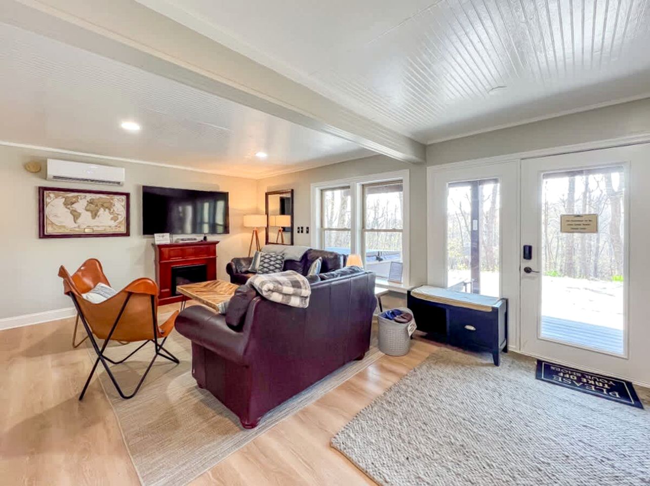 Cozy A-Frame Cabin with Hot Tub & Sauna near Wintergreen Resort, Blue Ridge Mountains VA