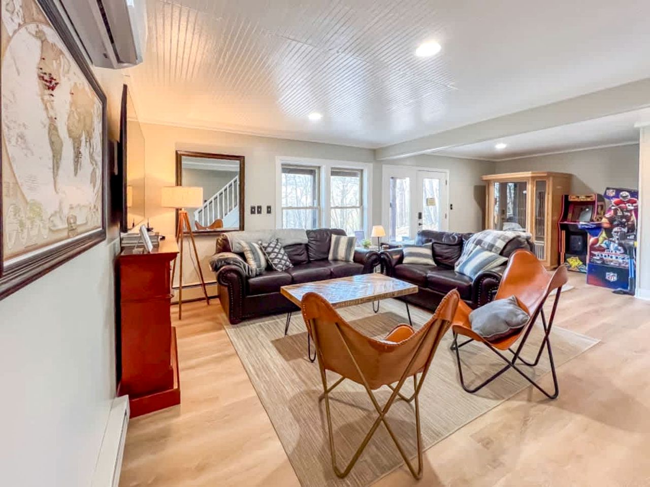 Cozy A-Frame Cabin with Hot Tub & Sauna near Wintergreen Resort, Blue Ridge Mountains VA