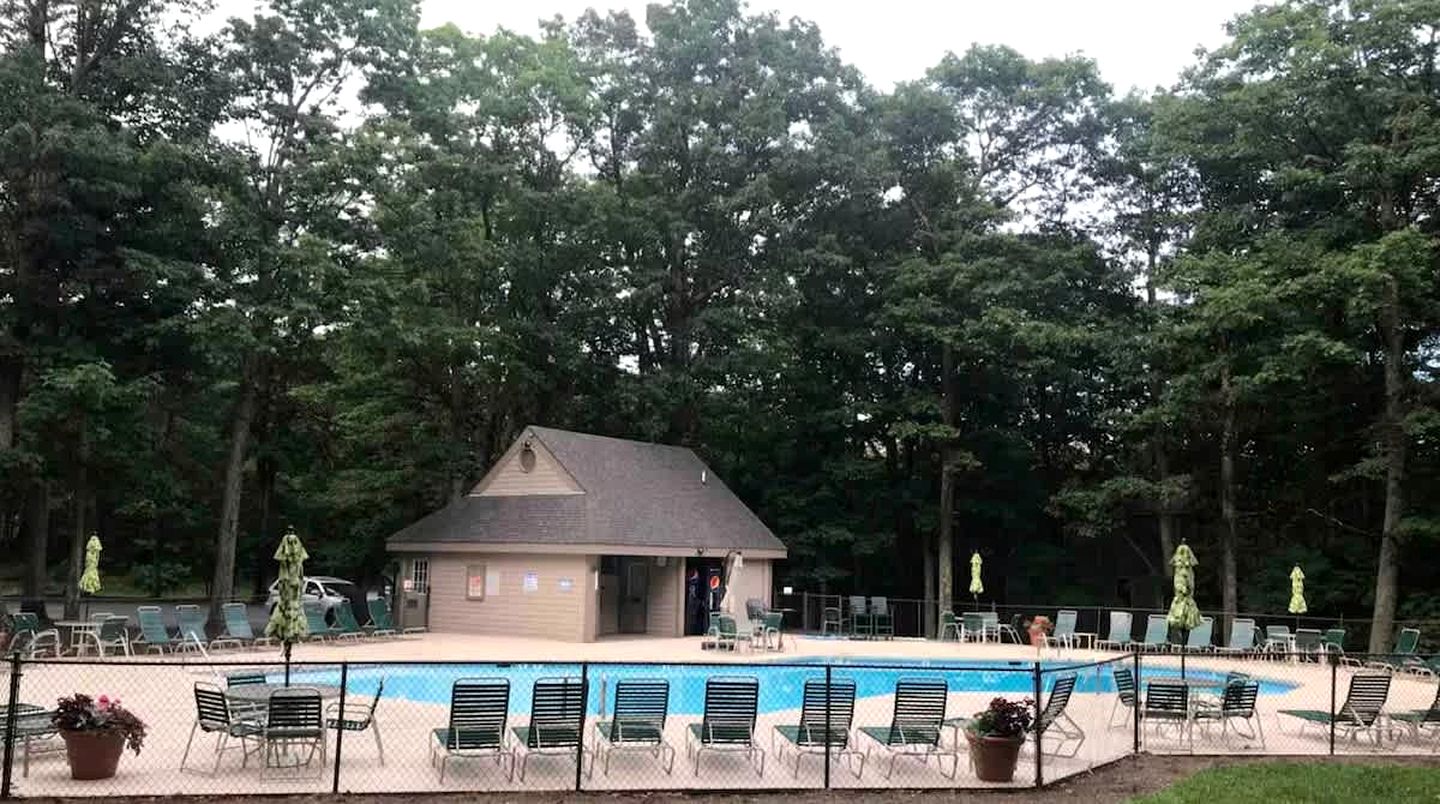 Cozy A-Frame Cabin with Hot Tub & Sauna near Wintergreen Resort, Blue Ridge Mountains VA