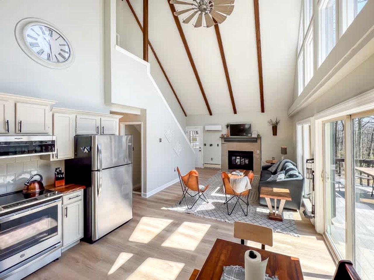 Cozy A-Frame Cabin with Hot Tub & Sauna near Wintergreen Resort, Blue Ridge Mountains VA